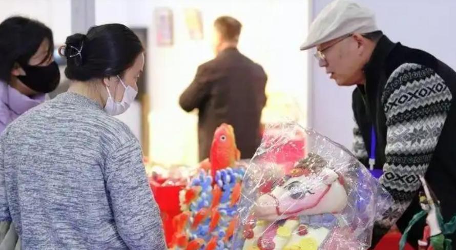 2025山东工艺美术博览会在济南舜耕国际会展中心启幕